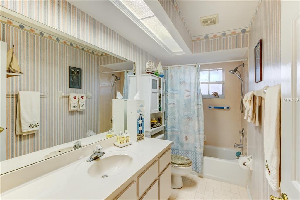 616 CHAUTAUQUA DRIVE, MOUNT DORA, Florida 32757, 2 Bedrooms Bedrooms, 6 Rooms Rooms,2 BathroomsBathrooms,Residential,For sale,CHAUTAUQUA,G4851624