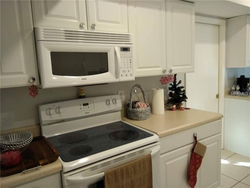 2738 WHITE SANDS DRIVE, SARASOTA, Florida 34231, 2 Bedrooms Bedrooms, 6 Rooms Rooms,2 BathroomsBathrooms,Residential,For sale,WHITE SANDS,A4209254