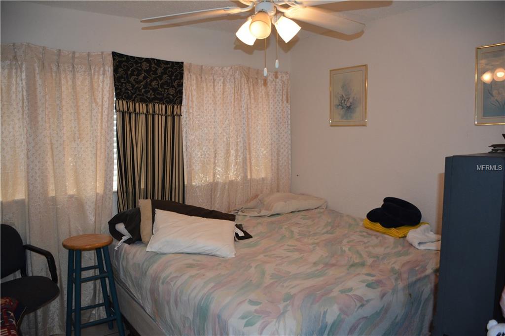 4692 BARLEY STREET, ORLANDO, Florida 32811, 4 Bedrooms Bedrooms, 8 Rooms Rooms,2 BathroomsBathrooms,Residential,For sale,BARLEY,O5561654