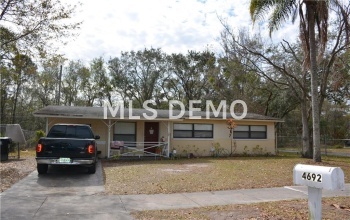 4692 BARLEY STREET, ORLANDO, Florida 32811, 4 Bedrooms Bedrooms, 8 Rooms Rooms,2 BathroomsBathrooms,Residential,For sale,BARLEY,O5561654