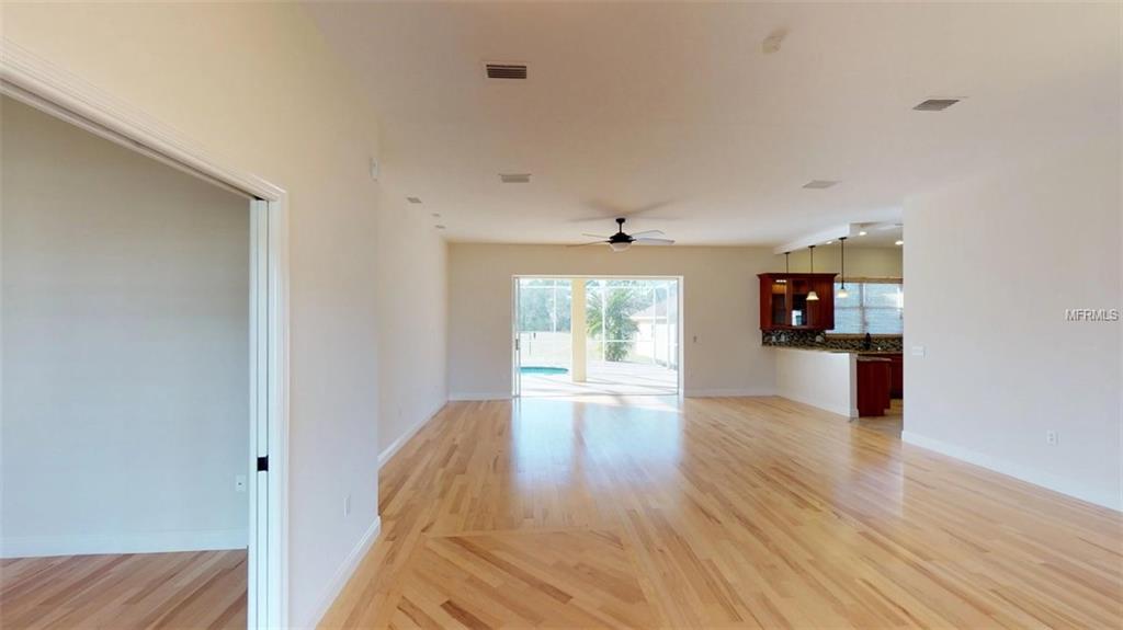 7237 CASTLE DRIVE, SARASOTA, Florida 34240, 3 Bedrooms Bedrooms, 7 Rooms Rooms,2 BathroomsBathrooms,Residential,For sale,CASTLE,A4210128