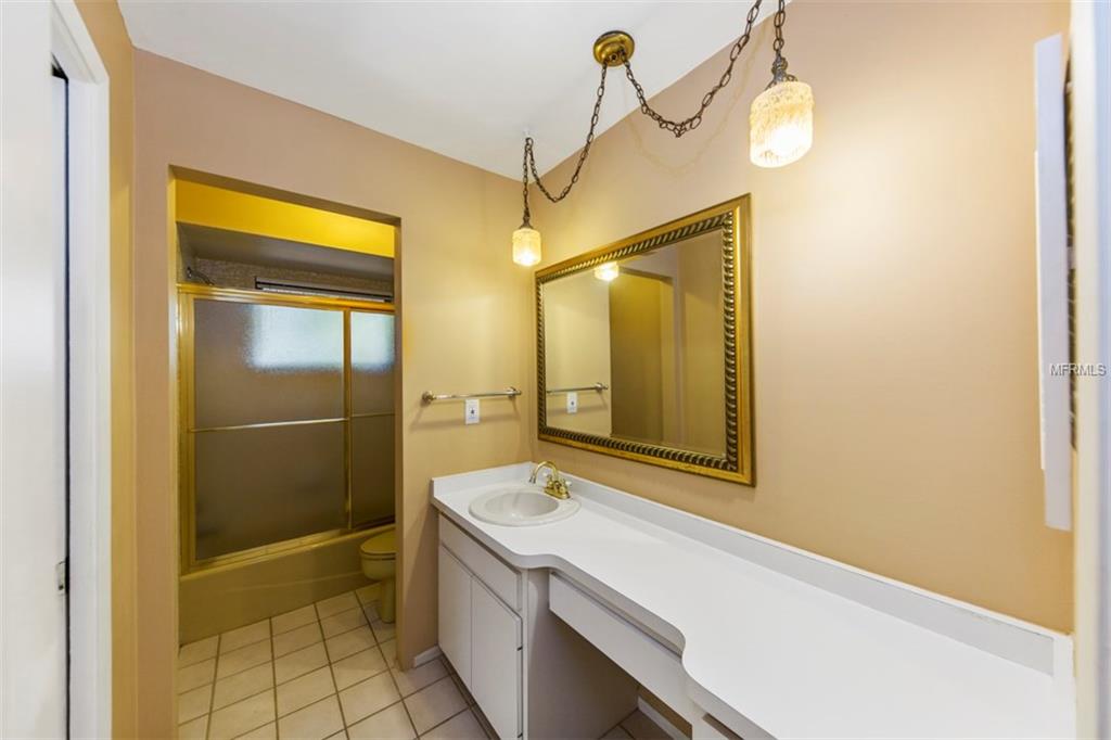 1237 SEA PLUME WAY, SARASOTA, Florida 34242, 4 Bedrooms Bedrooms, 9 Rooms Rooms,3 BathroomsBathrooms,Residential,For sale,SEA PLUME,A4207945