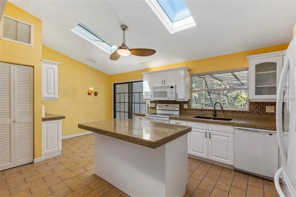 1237 SEA PLUME WAY, SARASOTA, Florida 34242, 4 Bedrooms Bedrooms, 9 Rooms Rooms,3 BathroomsBathrooms,Residential,For sale,SEA PLUME,A4207945