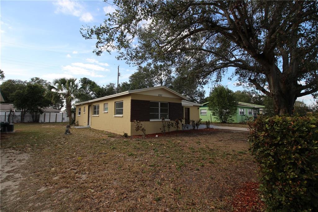 2307 9TH STREET NE, WINTER HAVEN, Florida 33881, 4 Bedrooms Bedrooms, 4 Rooms Rooms,2 BathroomsBathrooms,Residential,For sale,9TH,G4852532