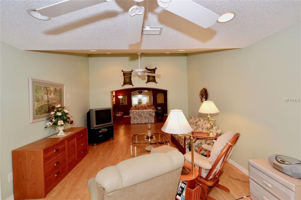 1042 SOLEDAD WAY, THE VILLAGES, Florida 32159, 3 Bedrooms Bedrooms, 10 Rooms Rooms,2 BathroomsBathrooms,Residential,For sale,SOLEDAD,G4838326