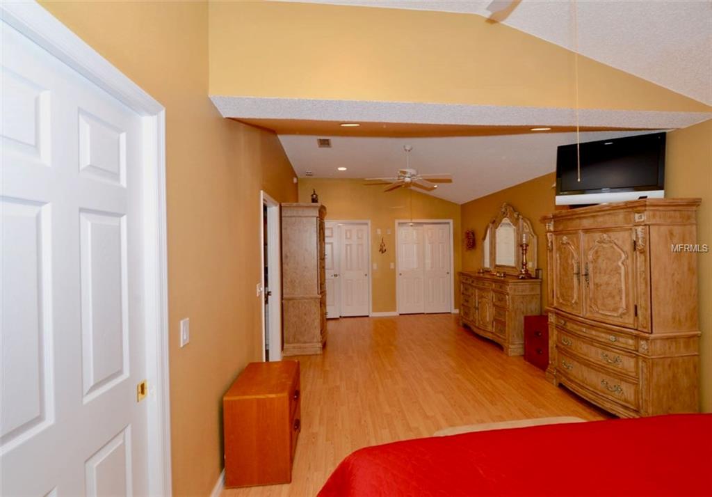 1042 SOLEDAD WAY, THE VILLAGES, Florida 32159, 3 Bedrooms Bedrooms, 10 Rooms Rooms,2 BathroomsBathrooms,Residential,For sale,SOLEDAD,G4838326