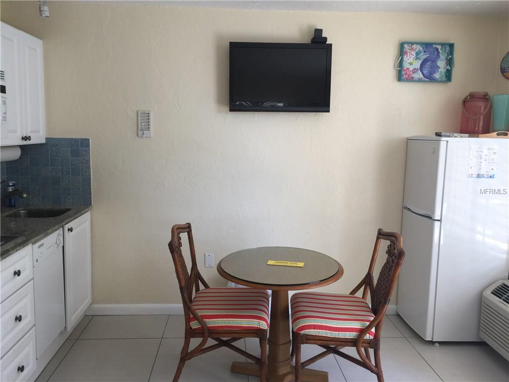 800 BAYWAY BOULEVARD, CLEARWATER BEACH, Florida 33767, 1 Bedroom Bedrooms, 3 Rooms Rooms,1 BathroomBathrooms,Residential,For sale,BAYWAY,U7839602