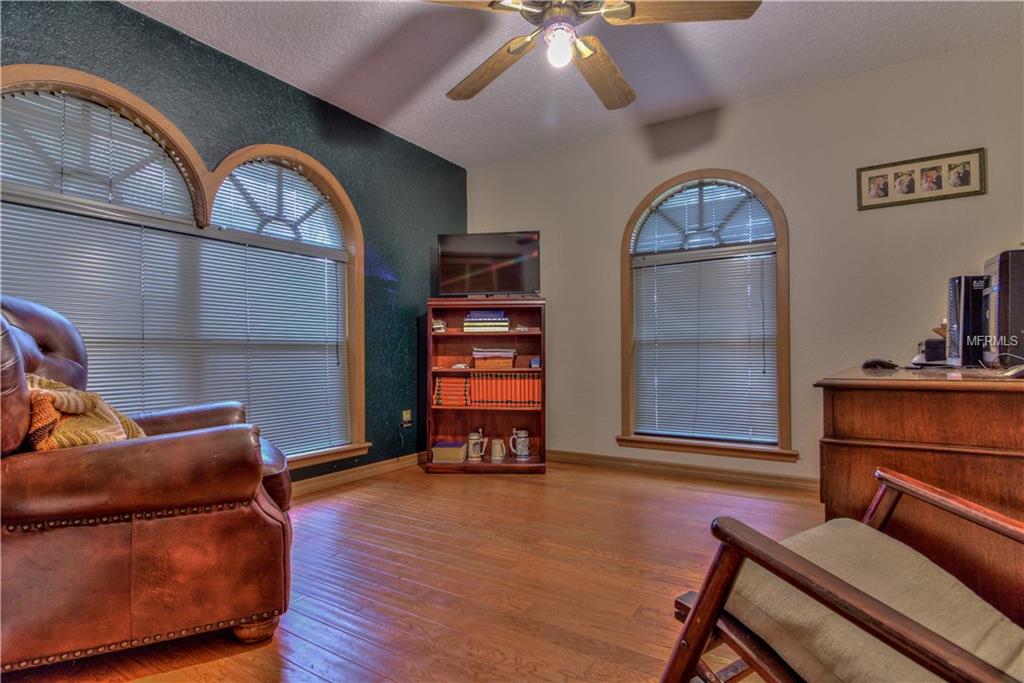 233 SANTA ROSA DRIVE, WINTER HAVEN, Florida 33884, 4 Bedrooms Bedrooms, 7 Rooms Rooms,2 BathroomsBathrooms,Residential,For sale,SANTA ROSA,L4724973