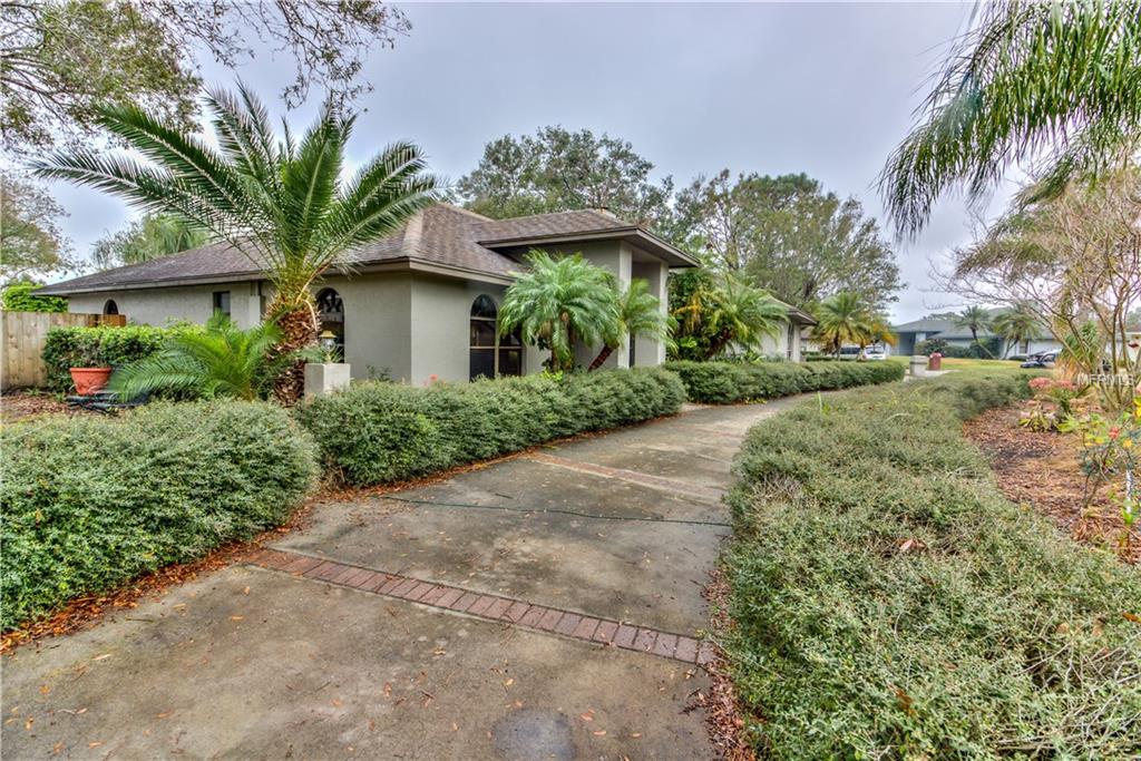 233 SANTA ROSA DRIVE, WINTER HAVEN, Florida 33884, 4 Bedrooms Bedrooms, 7 Rooms Rooms,2 BathroomsBathrooms,Residential,For sale,SANTA ROSA,L4724973