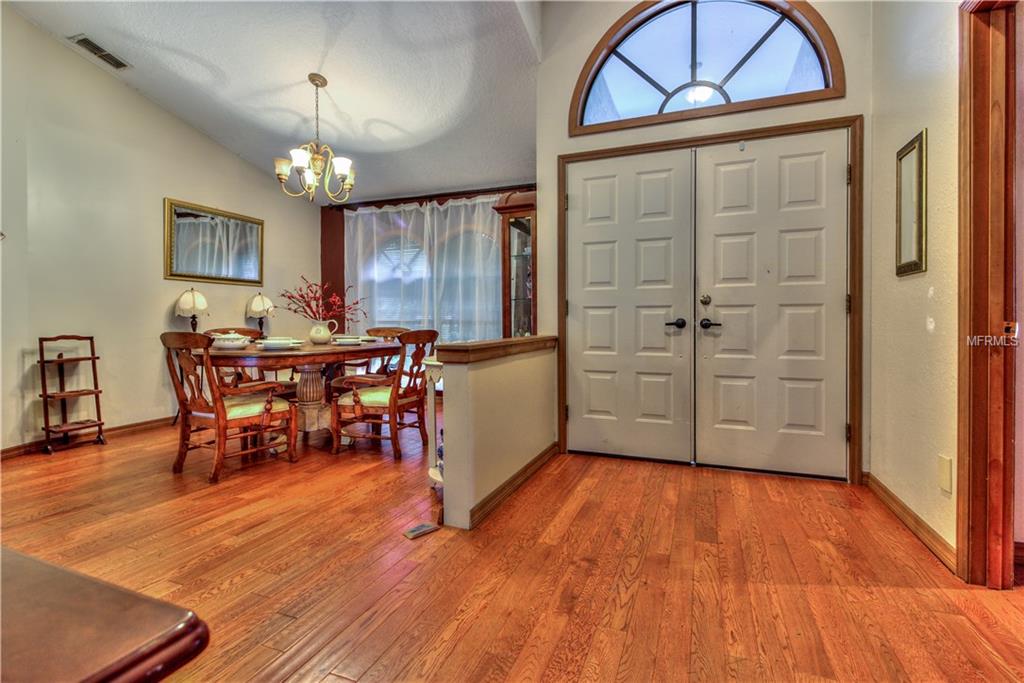 233 SANTA ROSA DRIVE, WINTER HAVEN, Florida 33884, 4 Bedrooms Bedrooms, 7 Rooms Rooms,2 BathroomsBathrooms,Residential,For sale,SANTA ROSA,L4724973