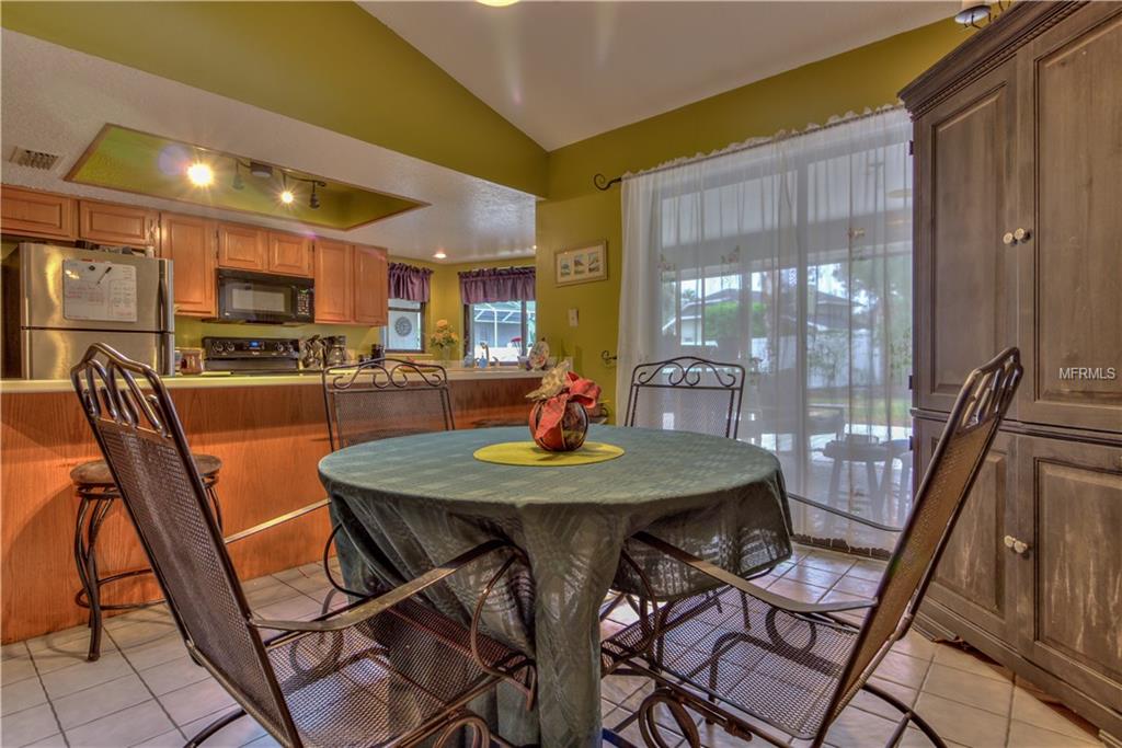 233 SANTA ROSA DRIVE, WINTER HAVEN, Florida 33884, 4 Bedrooms Bedrooms, 7 Rooms Rooms,2 BathroomsBathrooms,Residential,For sale,SANTA ROSA,L4724973