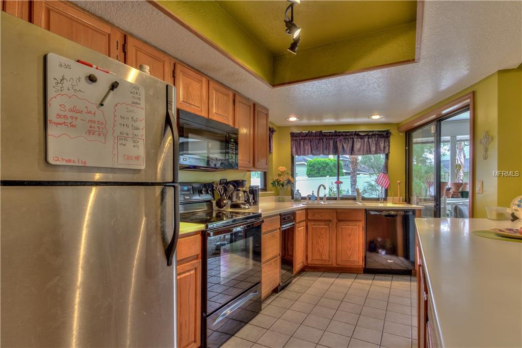 233 SANTA ROSA DRIVE, WINTER HAVEN, Florida 33884, 4 Bedrooms Bedrooms, 7 Rooms Rooms,2 BathroomsBathrooms,Residential,For sale,SANTA ROSA,L4724973