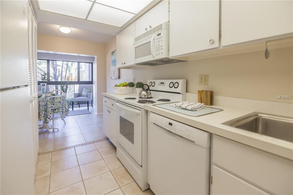 5655 GULF OF MEXICO DRIVE, LONGBOAT KEY, Florida 34228, 2 Bedrooms Bedrooms, 6 Rooms Rooms,2 BathroomsBathrooms,Residential,For sale,GULF OF MEXICO,U7845871