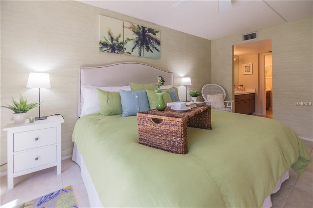 5655 GULF OF MEXICO DRIVE, LONGBOAT KEY, Florida 34228, 2 Bedrooms Bedrooms, 6 Rooms Rooms,2 BathroomsBathrooms,Residential,For sale,GULF OF MEXICO,U7845871