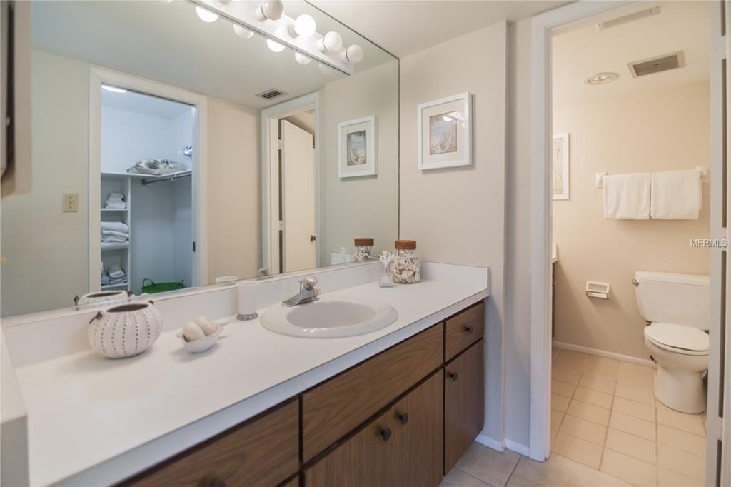 5655 GULF OF MEXICO DRIVE, LONGBOAT KEY, Florida 34228, 2 Bedrooms Bedrooms, 6 Rooms Rooms,2 BathroomsBathrooms,Residential,For sale,GULF OF MEXICO,U7845871