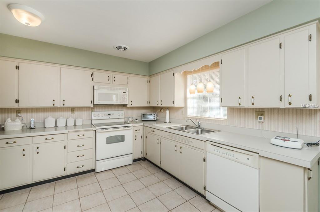 4212 W DALE AVENUE, TAMPA, Florida 33609, 3 Bedrooms Bedrooms, 8 Rooms Rooms,2 BathroomsBathrooms,Residential,For sale,DALE,T2928078