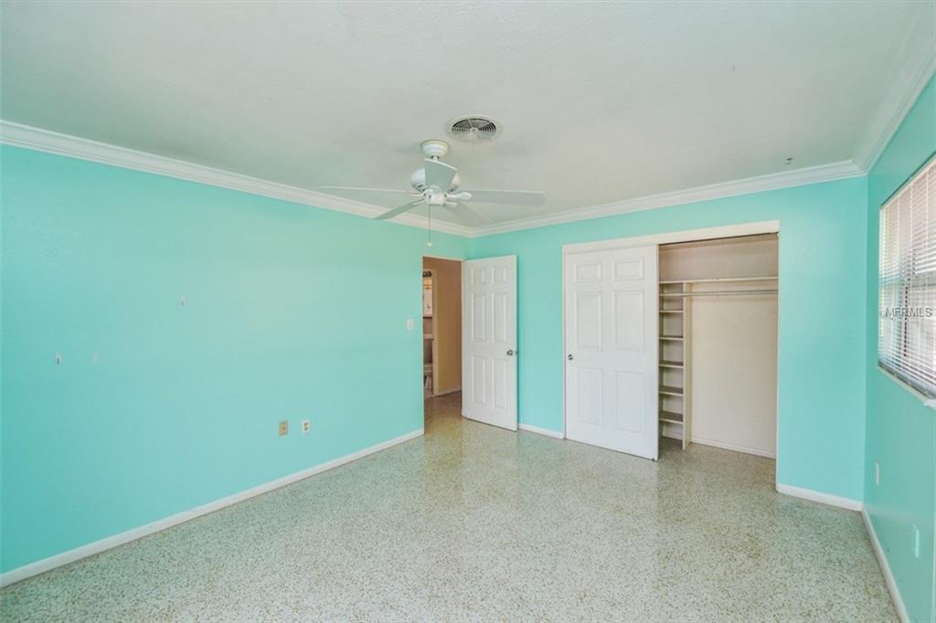 3215 S EAST AVENUE, SARASOTA, Florida 34239, 2 Bedrooms Bedrooms, 5 Rooms Rooms,1 BathroomBathrooms,Residential,For sale,EAST,A4210131