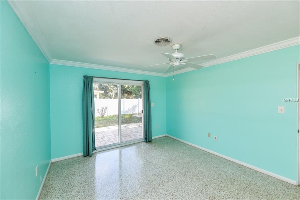 3215 S EAST AVENUE, SARASOTA, Florida 34239, 2 Bedrooms Bedrooms, 5 Rooms Rooms,1 BathroomBathrooms,Residential,For sale,EAST,A4210131