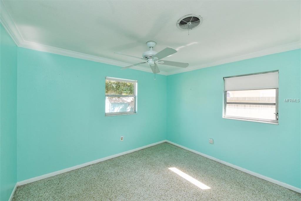 3215 S EAST AVENUE, SARASOTA, Florida 34239, 2 Bedrooms Bedrooms, 5 Rooms Rooms,1 BathroomBathrooms,Residential,For sale,EAST,A4210131