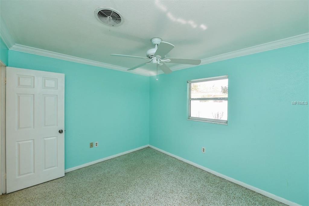 3215 S EAST AVENUE, SARASOTA, Florida 34239, 2 Bedrooms Bedrooms, 5 Rooms Rooms,1 BathroomBathrooms,Residential,For sale,EAST,A4210131