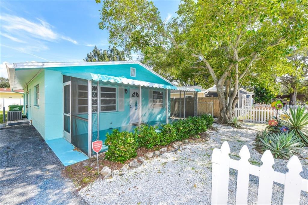 3215 S EAST AVENUE, SARASOTA, Florida 34239, 2 Bedrooms Bedrooms, 5 Rooms Rooms,1 BathroomBathrooms,Residential,For sale,EAST,A4210131