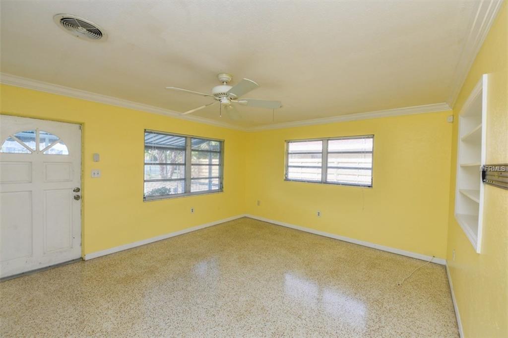 3215 S EAST AVENUE, SARASOTA, Florida 34239, 2 Bedrooms Bedrooms, 5 Rooms Rooms,1 BathroomBathrooms,Residential,For sale,EAST,A4210131