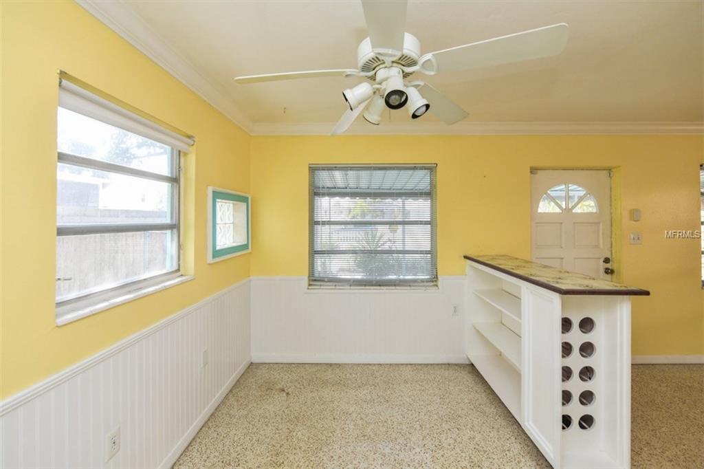 3215 S EAST AVENUE, SARASOTA, Florida 34239, 2 Bedrooms Bedrooms, 5 Rooms Rooms,1 BathroomBathrooms,Residential,For sale,EAST,A4210131