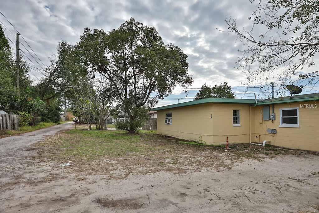 219 STATE ROAD 60 E, LAKE WALES, Florida 33853, 3 Bedrooms Bedrooms, 6 Rooms Rooms,2 BathroomsBathrooms,Residential,For sale,STATE ROAD 60,T2925066
