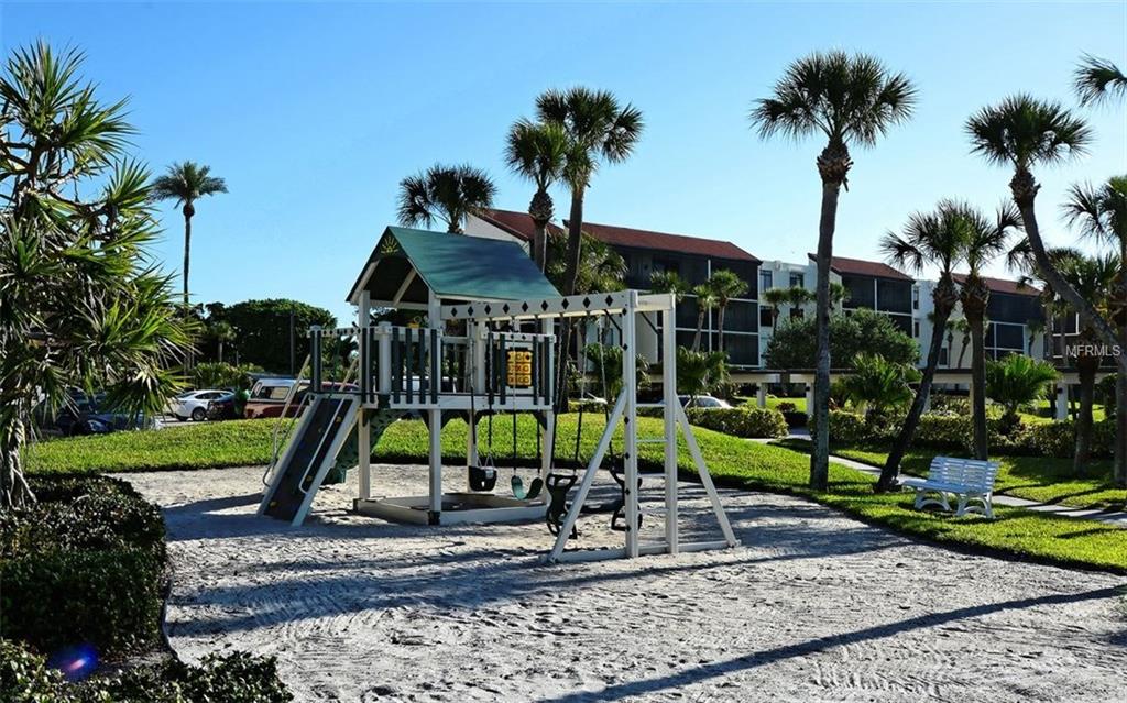 1935 GULF OF MEXICO DRIVE, LONGBOAT KEY, Florida 34228, 2 Bedrooms Bedrooms, 5 Rooms Rooms,2 BathroomsBathrooms,Residential,For sale,GULF OF MEXICO,A4209259