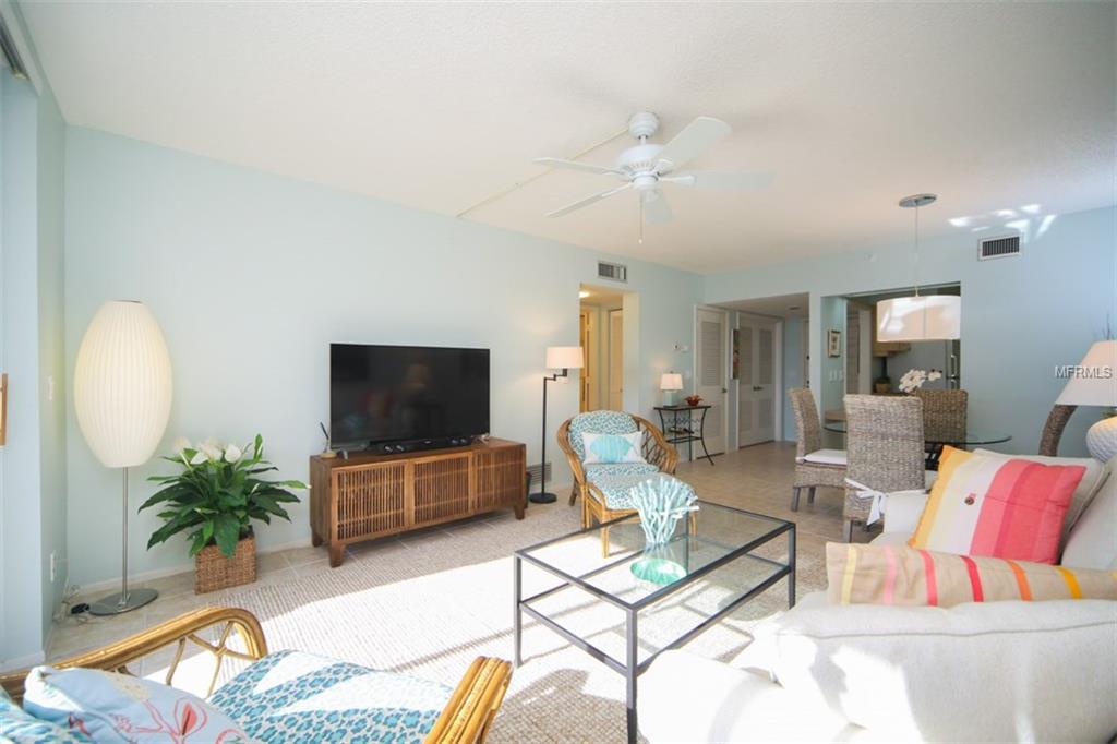 1935 GULF OF MEXICO DRIVE, LONGBOAT KEY, Florida 34228, 2 Bedrooms Bedrooms, 5 Rooms Rooms,2 BathroomsBathrooms,Residential,For sale,GULF OF MEXICO,A4209259