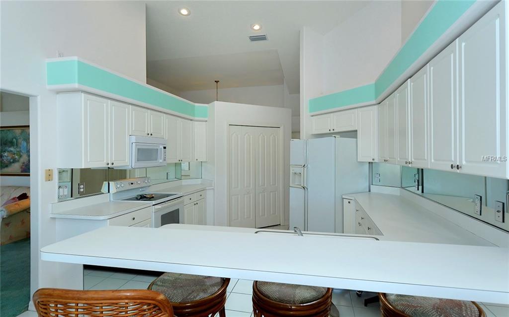 8940 WHITEMARSH AVENUE, SARASOTA, Florida 34238, 3 Bedrooms Bedrooms, 5 Rooms Rooms,2 BathroomsBathrooms,Residential,For sale,WHITEMARSH,A4210055