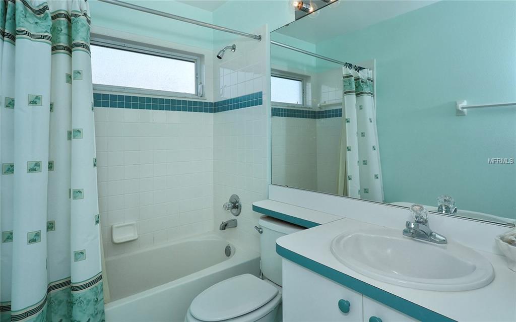 8940 WHITEMARSH AVENUE, SARASOTA, Florida 34238, 3 Bedrooms Bedrooms, 5 Rooms Rooms,2 BathroomsBathrooms,Residential,For sale,WHITEMARSH,A4210055