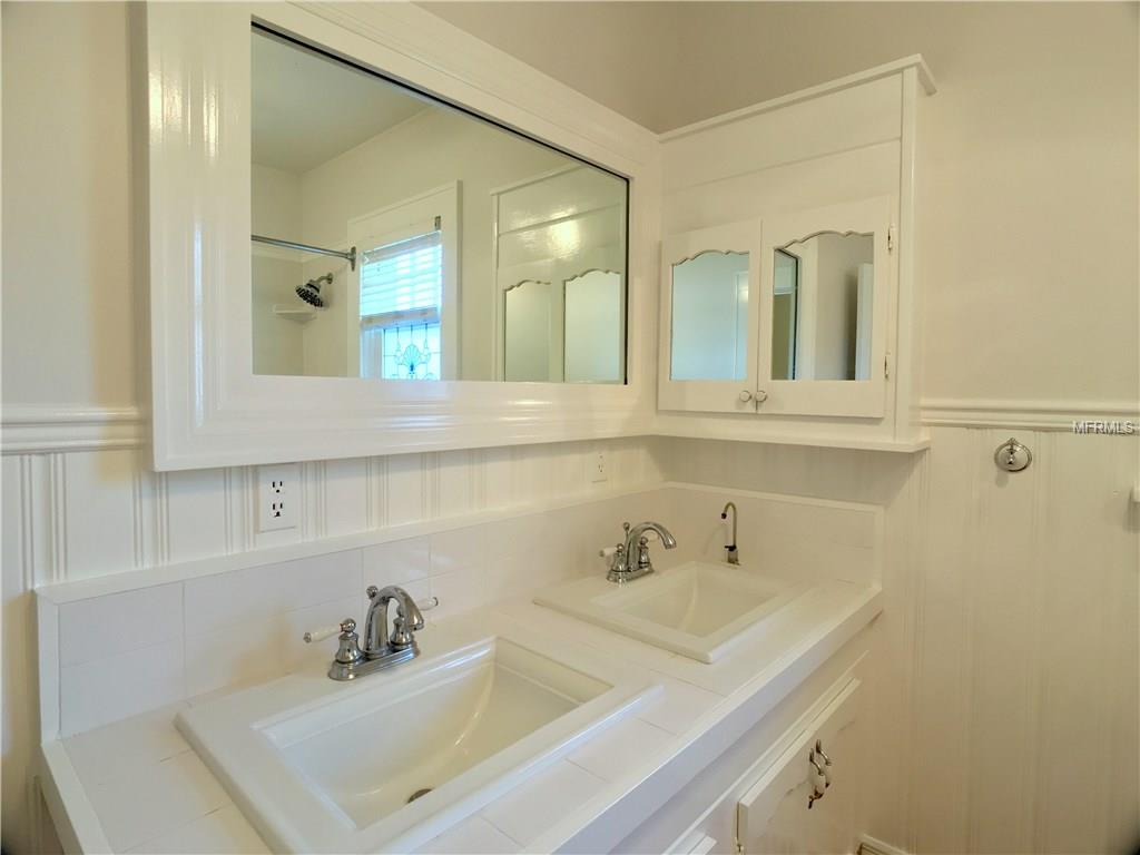 858 16TH AVENUE N, ST PETERSBURG, Florida 33704, 3 Bedrooms Bedrooms, 5 Rooms Rooms,2 BathroomsBathrooms,Residential,For sale,16TH,U7830628