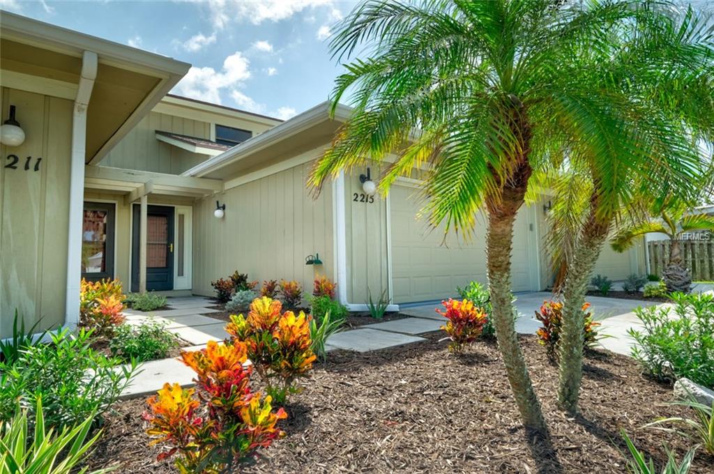 2211 MICHELE DRIVE, SARASOTA, Florida 34231, 2 Bedrooms Bedrooms, 7 Rooms Rooms,2 BathroomsBathrooms,Residential,For sale,MICHELE,A4207456