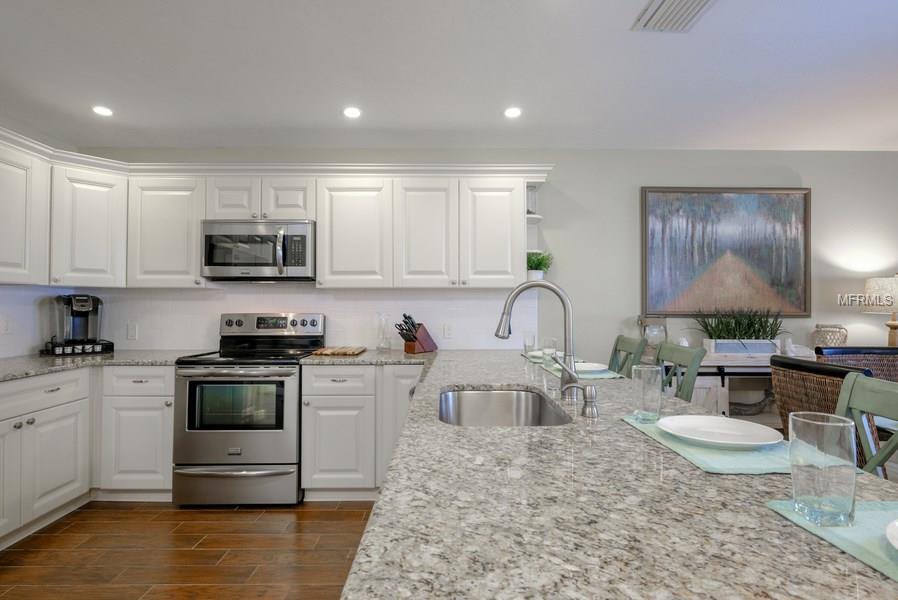 2211 MICHELE DRIVE, SARASOTA, Florida 34231, 2 Bedrooms Bedrooms, 7 Rooms Rooms,2 BathroomsBathrooms,Residential,For sale,MICHELE,A4207456