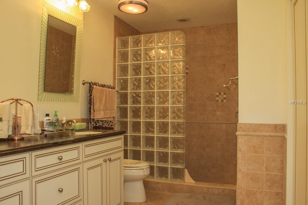 3137 HEATHERWOOD LANE, SARASOTA, Florida 34235, 2 Bedrooms Bedrooms, 6 Rooms Rooms,2 BathroomsBathrooms,Residential,For sale,HEATHERWOOD,A4209905