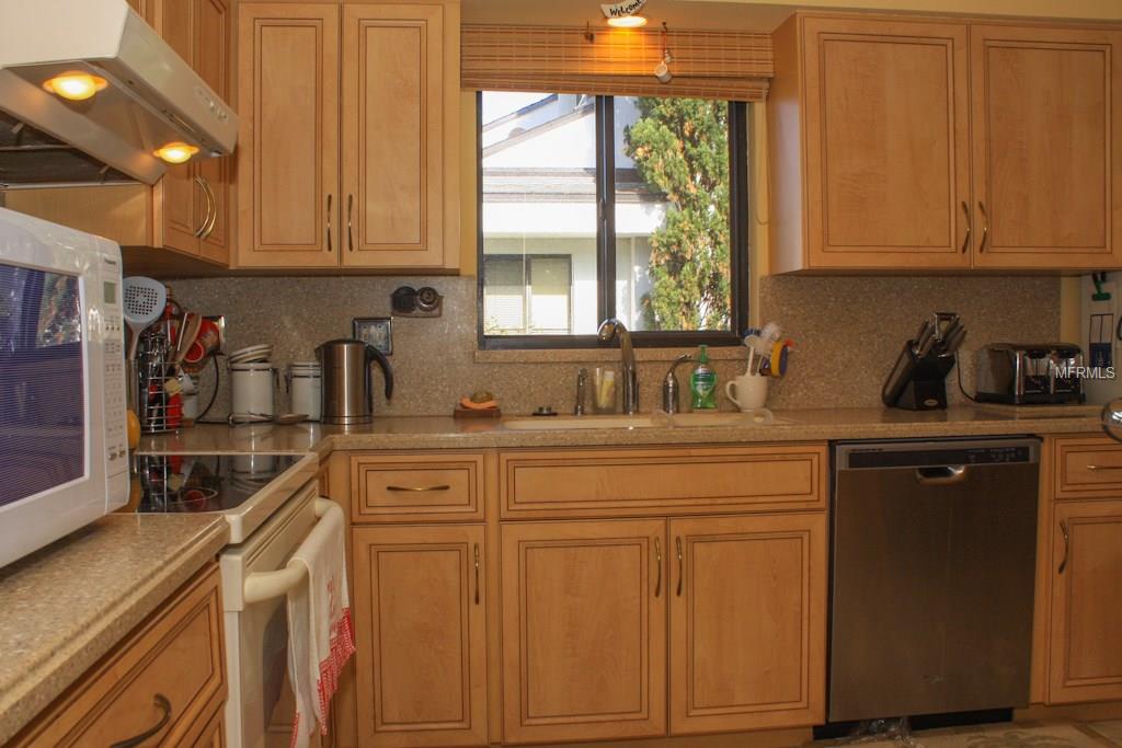 3137 HEATHERWOOD LANE, SARASOTA, Florida 34235, 2 Bedrooms Bedrooms, 6 Rooms Rooms,2 BathroomsBathrooms,Residential,For sale,HEATHERWOOD,A4209905