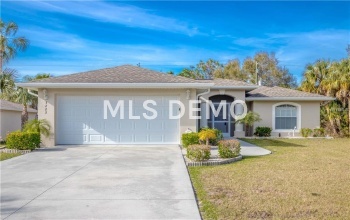 3223 S CRANBERRY BOULEVARD, NORTH PORT, Florida 34286, 3 Bedrooms Bedrooms, 9 Rooms Rooms,2 BathroomsBathrooms,Residential,For sale,CRANBERRY,C7248485