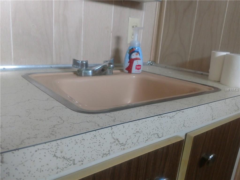 2011 IOWA AVENUE, BRADENTON, Florida 34207, 2 Bedrooms Bedrooms, 6 Rooms Rooms,1 BathroomBathrooms,Residential,For sale,IOWA,A4210134