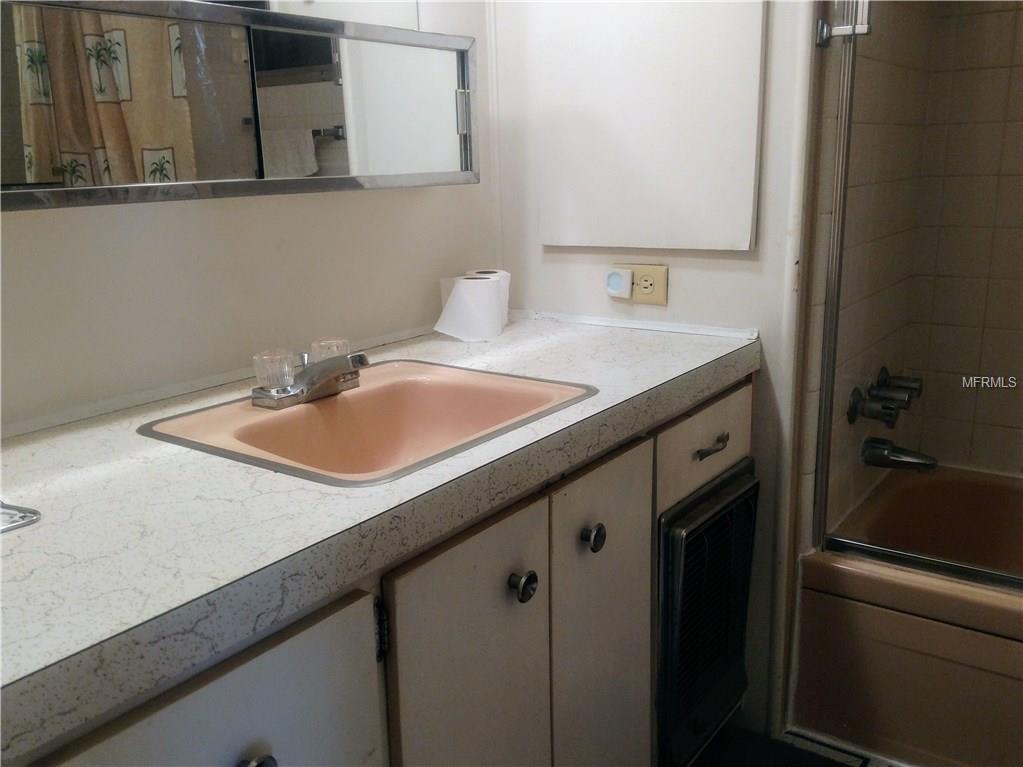 2011 IOWA AVENUE, BRADENTON, Florida 34207, 2 Bedrooms Bedrooms, 6 Rooms Rooms,1 BathroomBathrooms,Residential,For sale,IOWA,A4210134