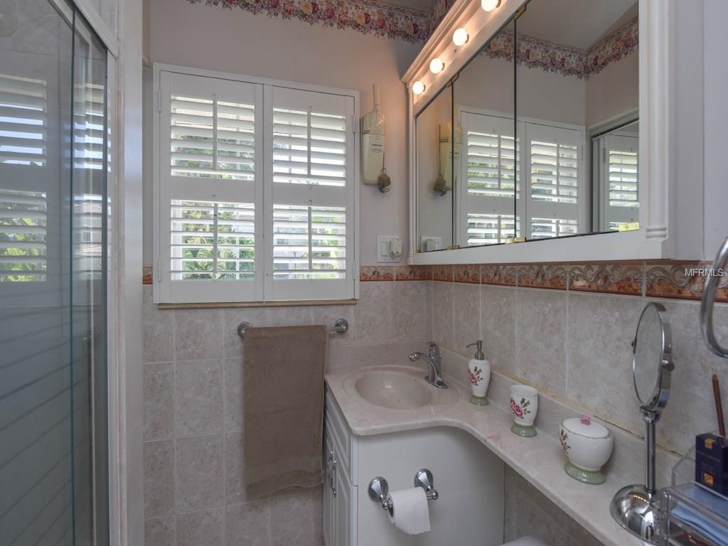 1555 SANDPIPER LANE, SARASOTA, Florida 34239, 3 Bedrooms Bedrooms, 6 Rooms Rooms,2 BathroomsBathrooms,Residential,For sale,SANDPIPER,N5911751