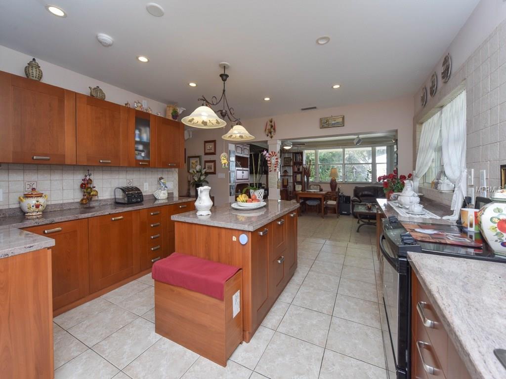 1555 SANDPIPER LANE, SARASOTA, Florida 34239, 3 Bedrooms Bedrooms, 6 Rooms Rooms,2 BathroomsBathrooms,Residential,For sale,SANDPIPER,N5911751