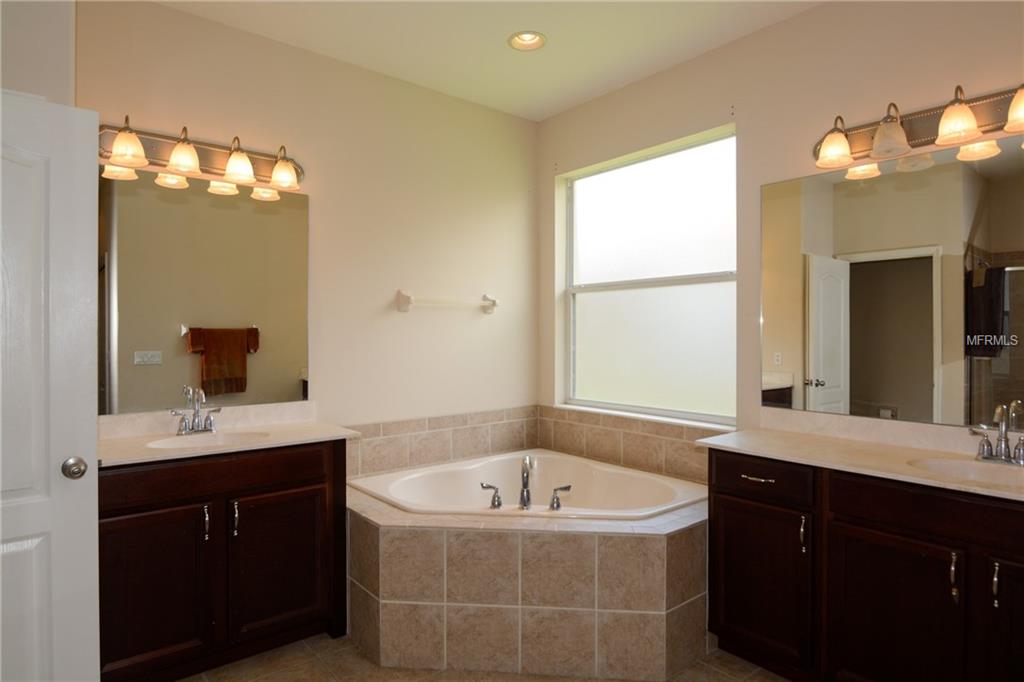 10210 35TH STREET E, PARRISH, Florida 34219, 5 Bedrooms Bedrooms, 4 Rooms Rooms,4 BathroomsBathrooms,Residential,For sale,35TH,A4190428