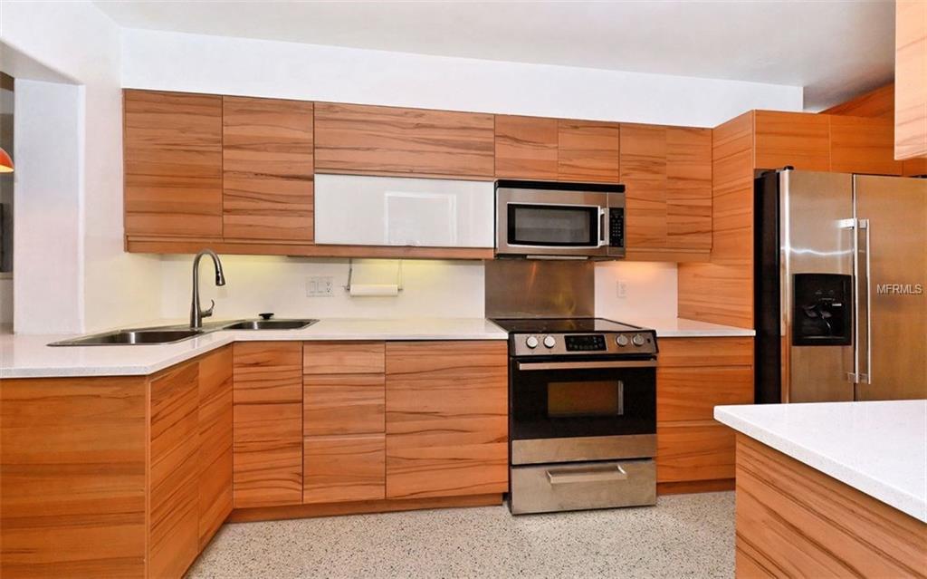 2217 GOLDENROD STREET, SARASOTA, Florida 34239, 3 Bedrooms Bedrooms, 6 Rooms Rooms,3 BathroomsBathrooms,Residential,For sale,GOLDENROD,A4197518