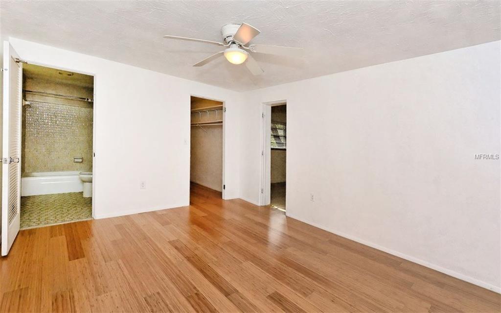 2217 GOLDENROD STREET, SARASOTA, Florida 34239, 3 Bedrooms Bedrooms, 6 Rooms Rooms,3 BathroomsBathrooms,Residential,For sale,GOLDENROD,A4197518