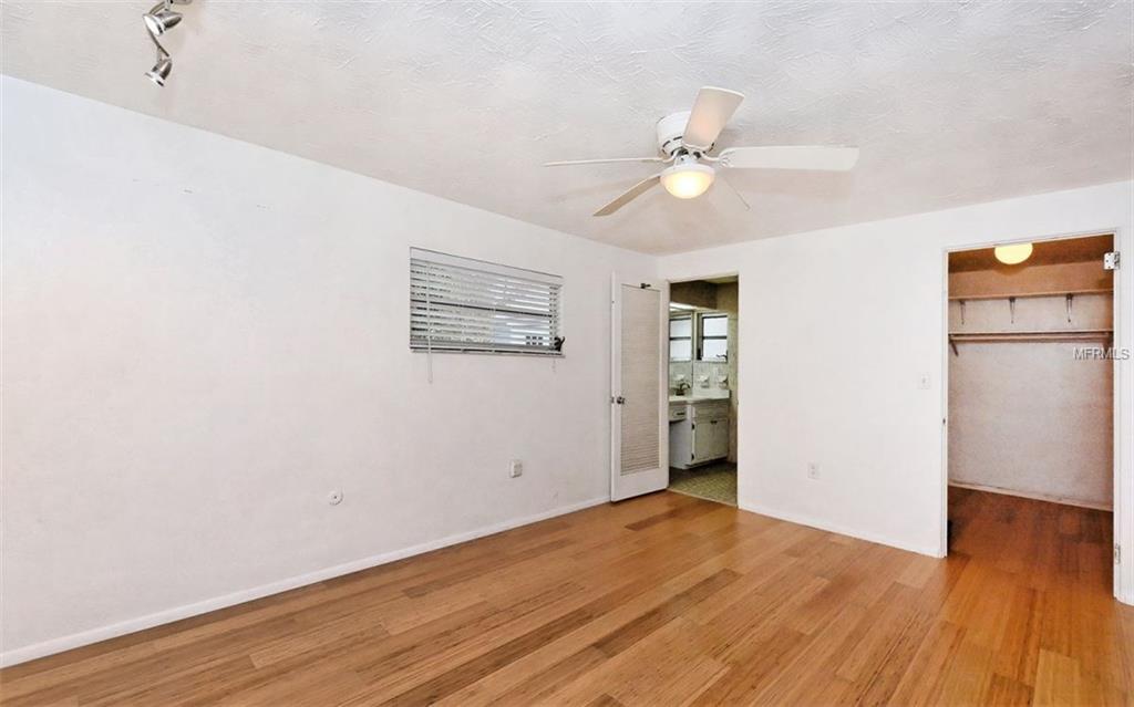 2217 GOLDENROD STREET, SARASOTA, Florida 34239, 3 Bedrooms Bedrooms, 6 Rooms Rooms,3 BathroomsBathrooms,Residential,For sale,GOLDENROD,A4197518