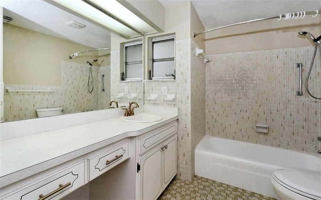 2217 GOLDENROD STREET, SARASOTA, Florida 34239, 3 Bedrooms Bedrooms, 6 Rooms Rooms,3 BathroomsBathrooms,Residential,For sale,GOLDENROD,A4197518