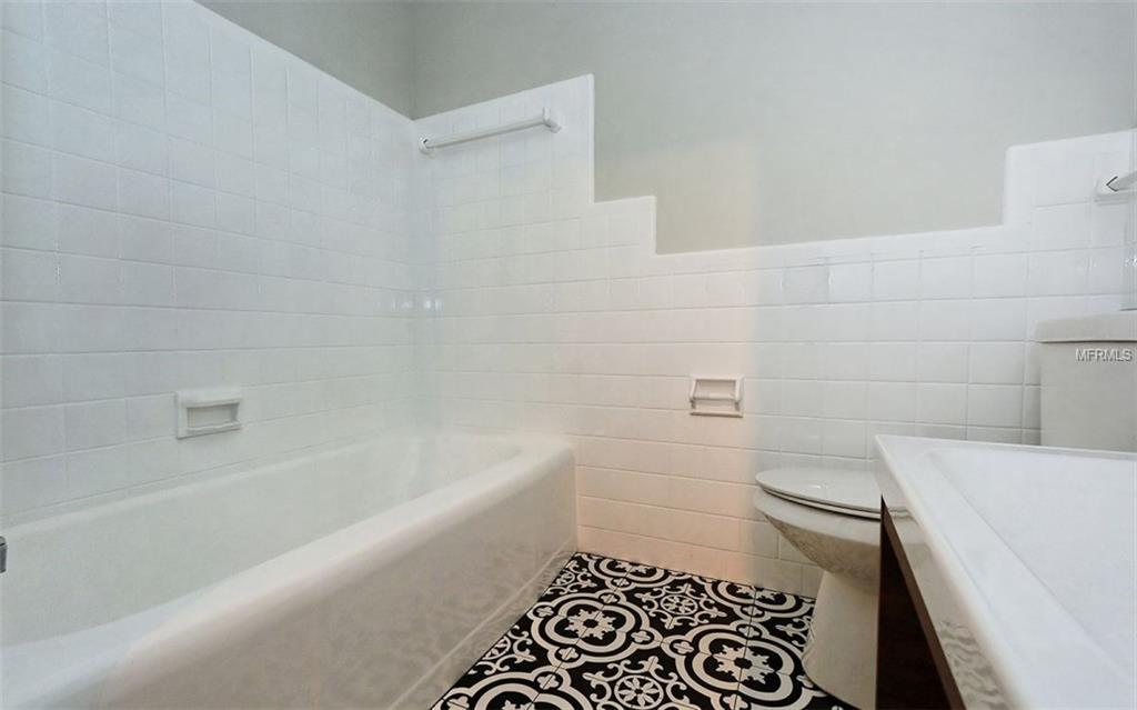 2217 GOLDENROD STREET, SARASOTA, Florida 34239, 3 Bedrooms Bedrooms, 6 Rooms Rooms,3 BathroomsBathrooms,Residential,For sale,GOLDENROD,A4197518