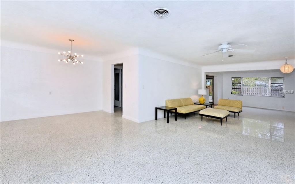 2217 GOLDENROD STREET, SARASOTA, Florida 34239, 3 Bedrooms Bedrooms, 6 Rooms Rooms,3 BathroomsBathrooms,Residential,For sale,GOLDENROD,A4197518