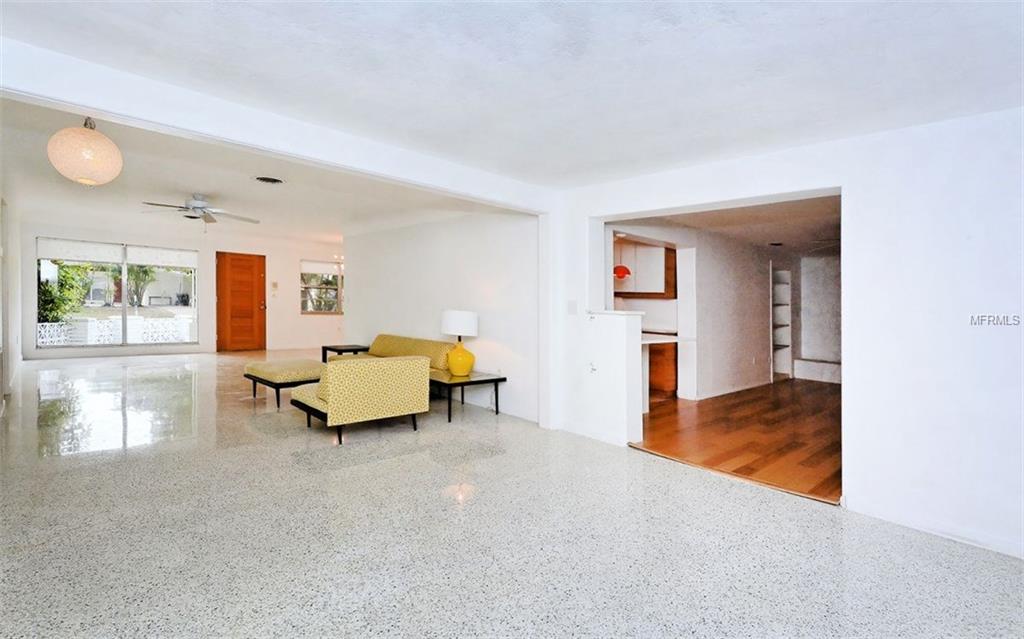 2217 GOLDENROD STREET, SARASOTA, Florida 34239, 3 Bedrooms Bedrooms, 6 Rooms Rooms,3 BathroomsBathrooms,Residential,For sale,GOLDENROD,A4197518